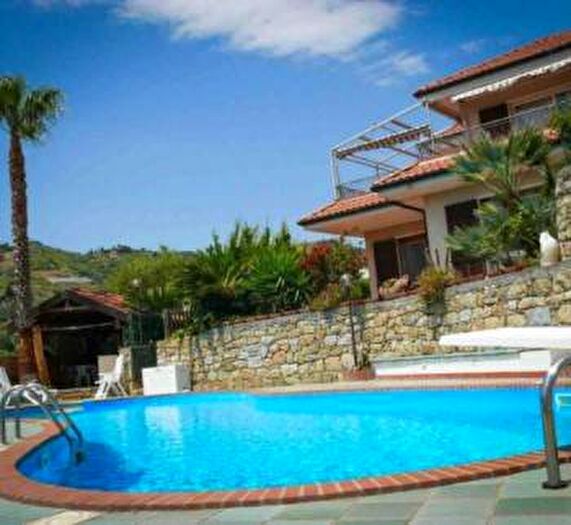 Casa con 6 locali in vendita in Centro, Vallecrosia