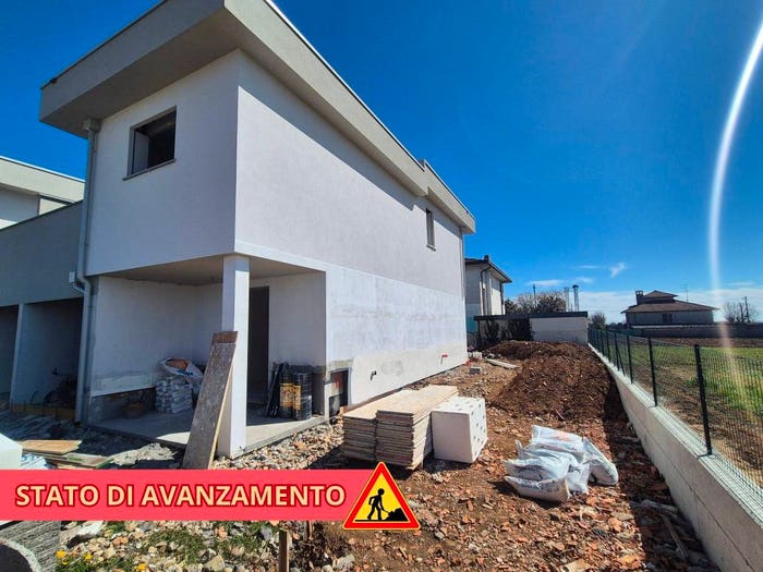 Casa quadrilocale in vendita in Via Roma, Limido Comasco