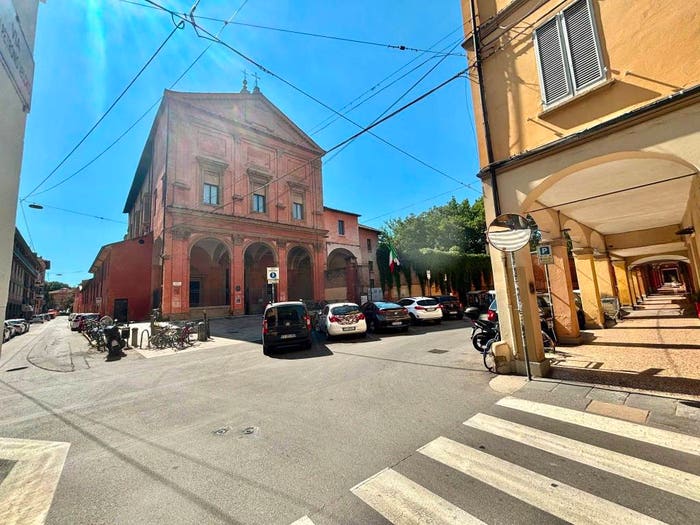 Appartamento bilocale in vendita in Via San Petronio Vecchio, Santo Stefano, Bologna