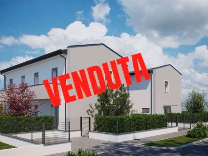 Casa quadrilocale in vendita in Via Palatucci, Cortile, Carpi