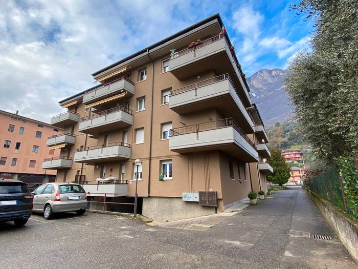 Appartamento trilocale in vendita in Via Rondinera, Centro, Rogno