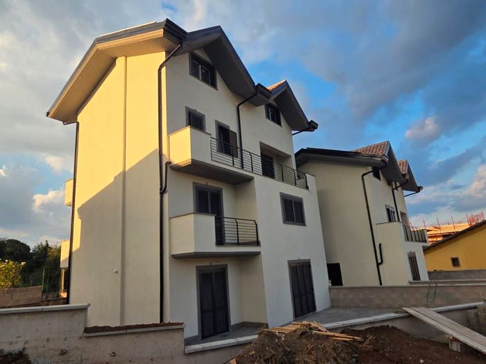 Appartamento trilocale in vendita in Via Madonna delle Grazie, Centro, Ceccano