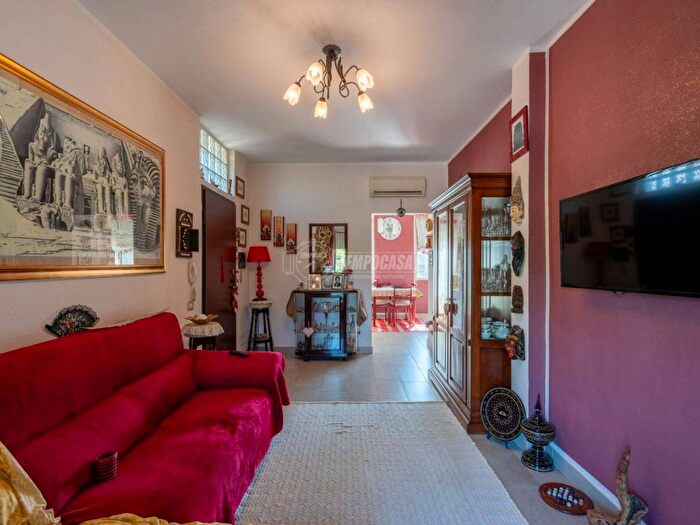 Appartamento quadrilocale in vendita in Via Maestrale, Quartiere del Sole, Cagliari