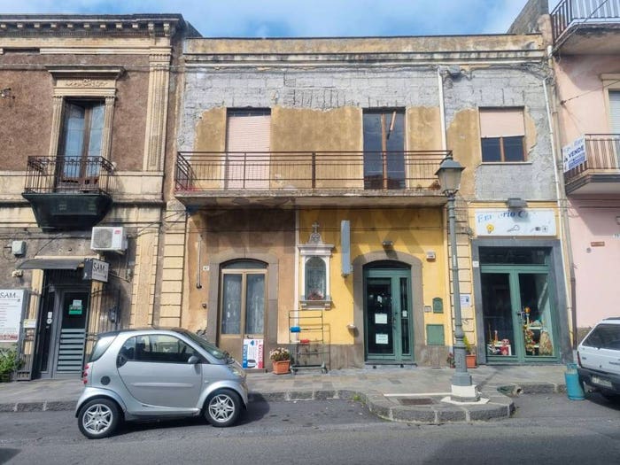 Casa con 5 locali in vendita in Via Vittorio Emanuele III, Centro, Belpasso