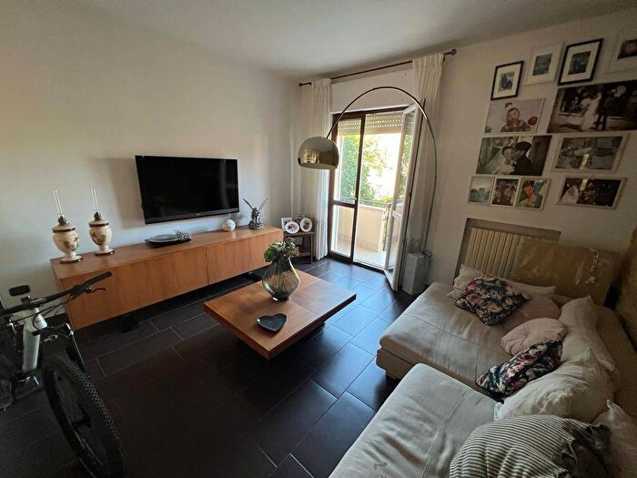 Appartamento quadrilocale in vendita in Via Cingoli, Le Grazie, Ancona