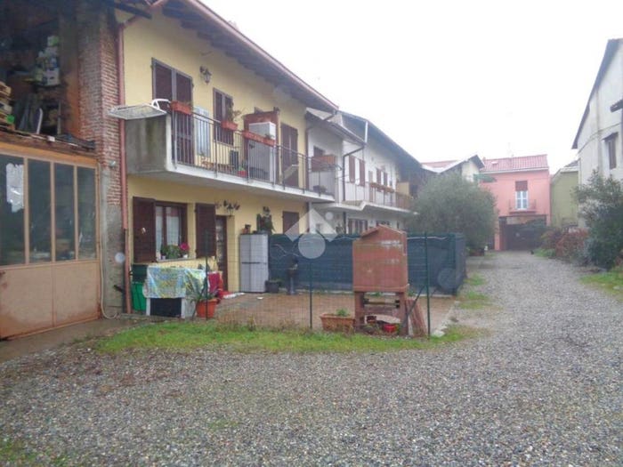 Casa monolocale in vendita in Via CBattisti, Centro, Ferno