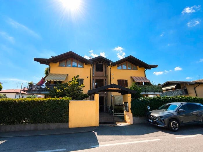 Casa trilocale in vendita in Via della Crocetta, Lonate Ceppino