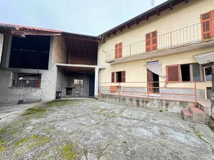 Casa con 6 locali in vendita in Via San Raffaele, Centro, Ottiglio