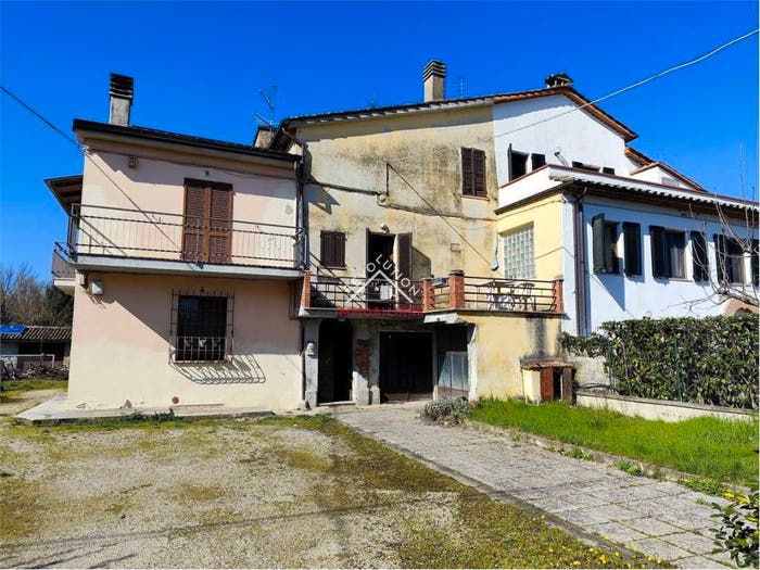 Casa con 6 locali in vendita in Via Eugenio Barsanti, Piosina, Città di Castello
