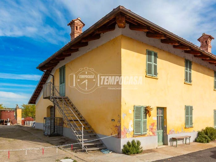 Casa con 6 locali in vendita in Via Mondovì, Fossano
