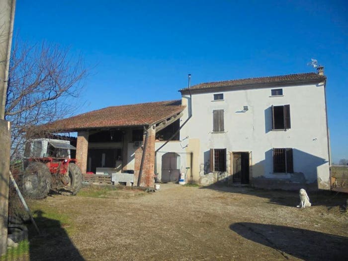 Casa con 6 locali in vendita in Grossi, Centro, Castelvetro Piacentino