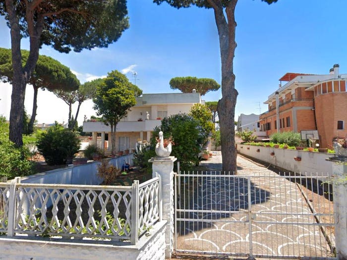 Casa con 6 locali in vendita in Via degli Olmi, Villa Claudia, Anzio