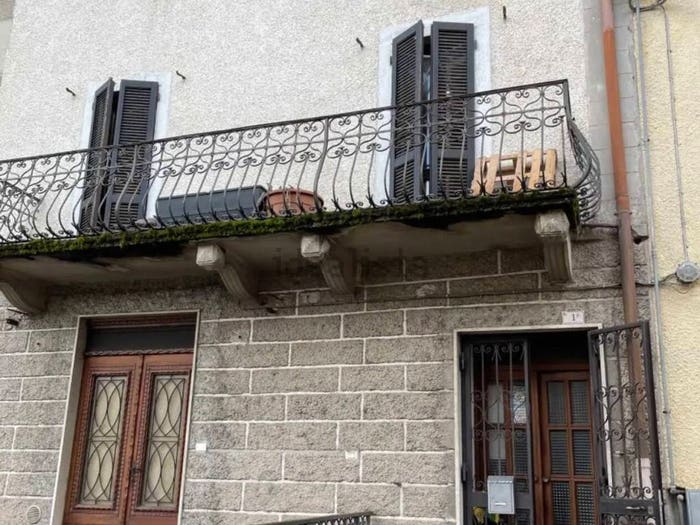 Casa con 5 locali in vendita in Piazza Mazzoleni, Selino Basso, Sant'Omobono Terme