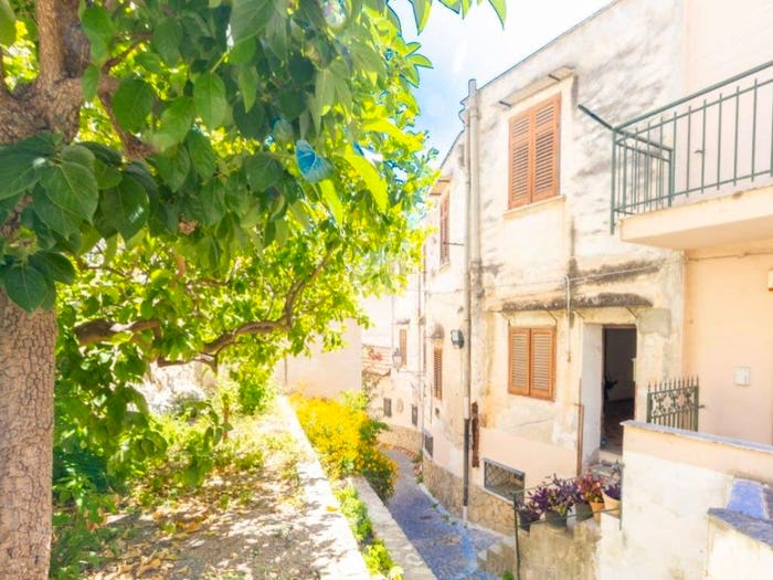 Appartamento quadrilocale in vendita in Via Trebisonda, Centro, Misilmeri