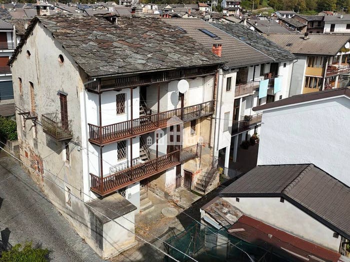 Casa con 6 locali in vendita in Via Pietro Bossatti, Rueglio