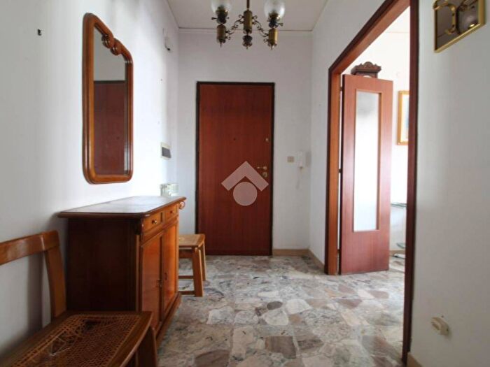 Appartamento trilocale in vendita in Piazza vanvitelli, Casagiove