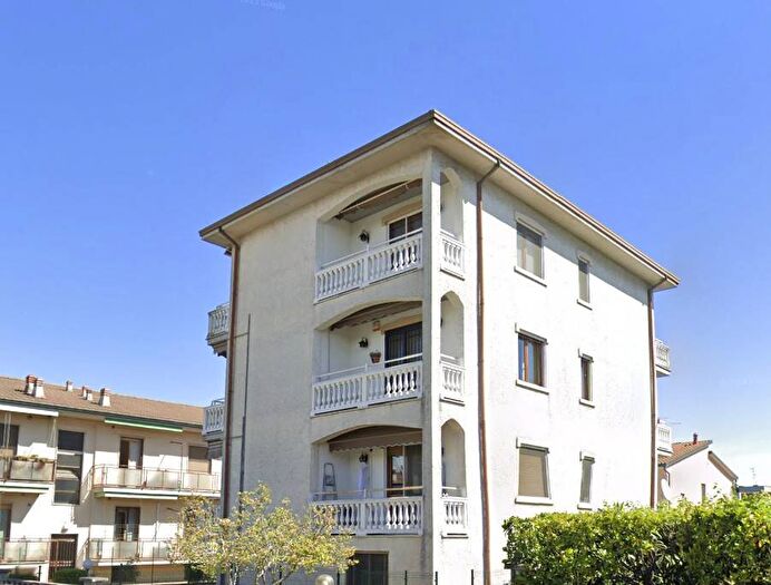 Appartamento quadrilocale in vendita in Localita' Largo Don Orione, Centro, Zelo Buon Persico