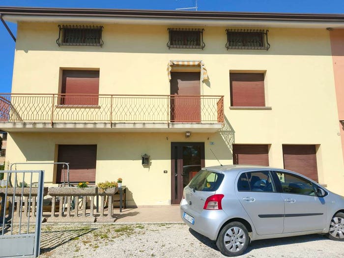 Casa con 6 locali in vendita in Via Novembre, Giai, Gruaro