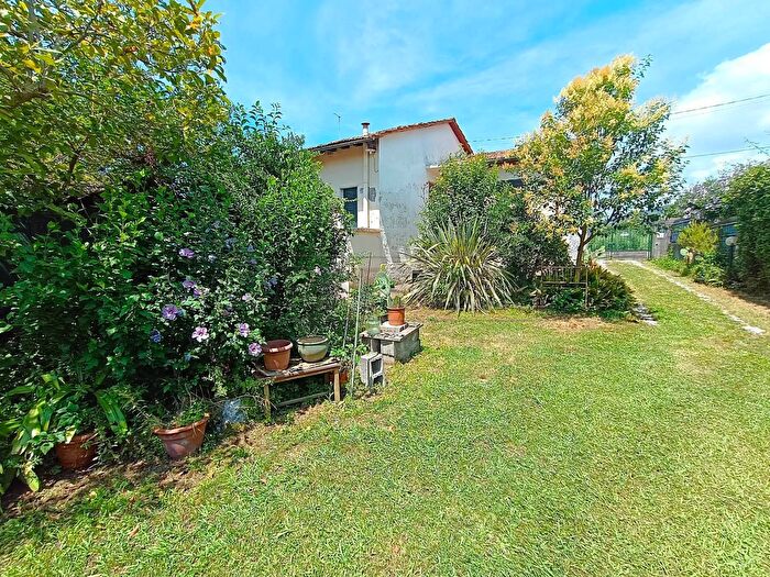 Casa con 6 locali in vendita in Via del Lago, Pietrasanta