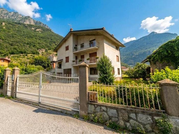 Casa con 6 locali in vendita in Via Crestellaz, Centro, Donnas