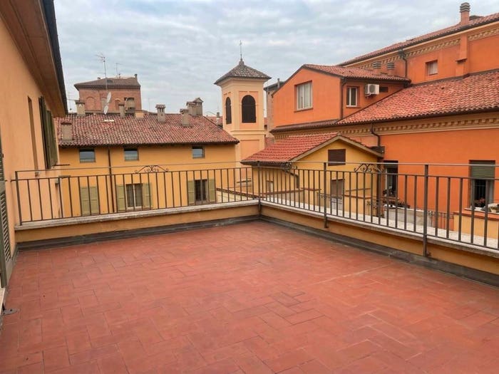 Appartamento quadrilocale in vendita in Via de' Griffoni, Centro Storico, Bologna