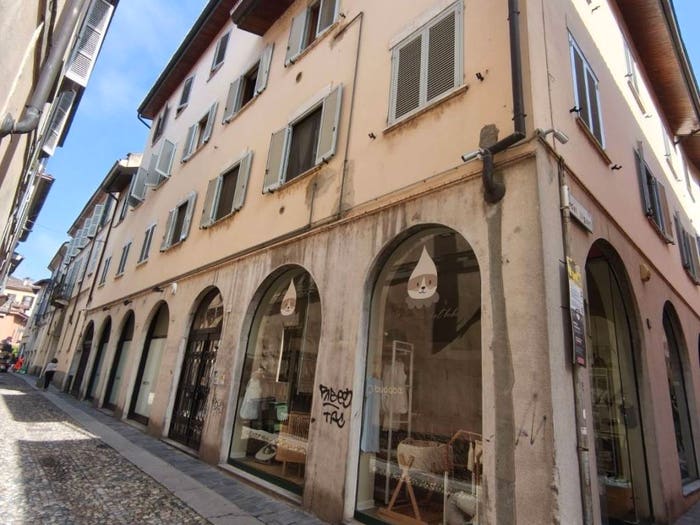 Appartamento trilocale in vendita in Via Giacomo Cardano, Centro Storico, Pavia