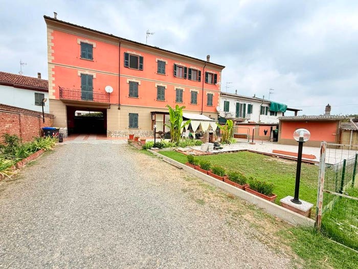 Casa con 6 locali in vendita in Vicolo Guasco di Bisio, Borgoratto Alessandrino