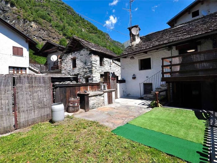 Casa trilocale in vendita in Via Sant'Anna, Antronapiana, Antrona Schieranco