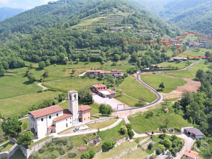 Appartamento trilocale in vendita in Via Pezze, Adrara San Martino