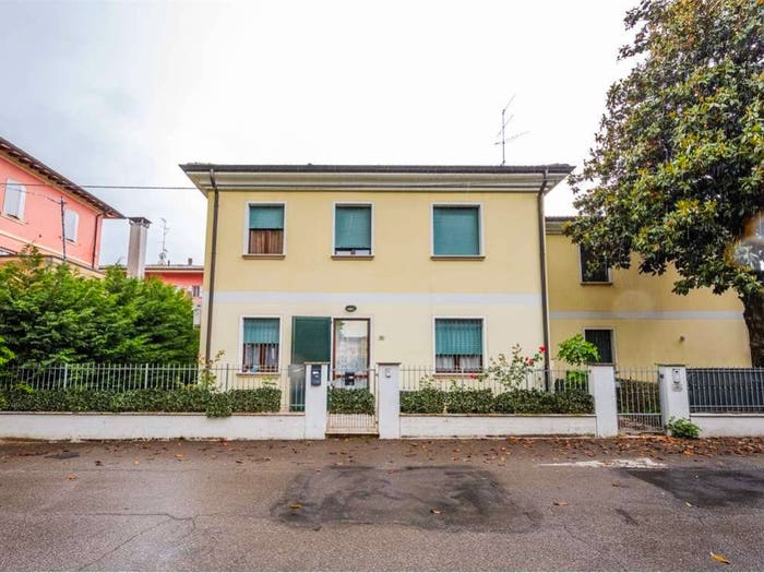 Appartamento quadrilocale in vendita in via della pace, Centro, Bomporto