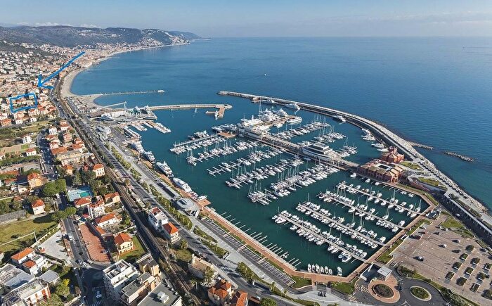 Appartamento quadrilocale in vendita in Via Sant'Andrea, Loano
