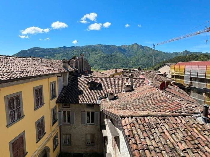 Casa con 6 locali in vendita in Domenico Giudici, Centro, Clusone