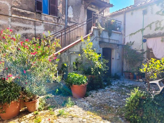 Appartamento bilocale in vendita in Via Galileo Galilei, Centro, Capena