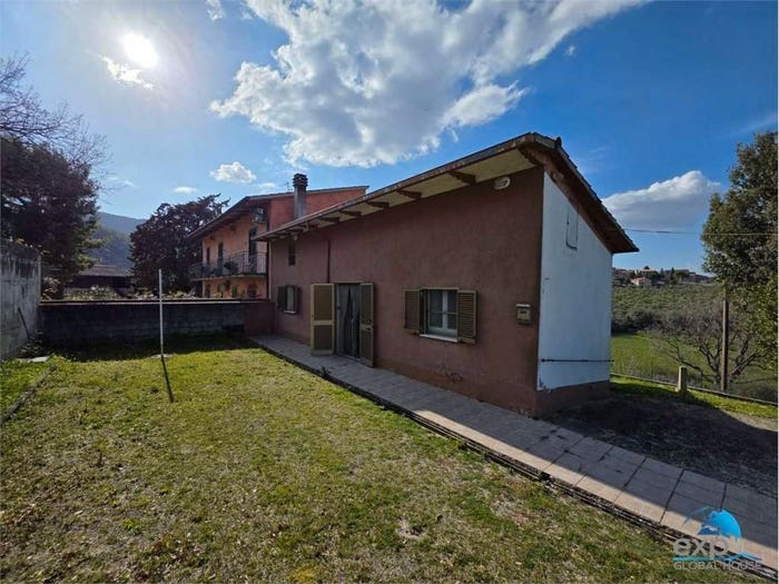Casa con 5 locali in vendita in Giano, Giano dell'Umbria