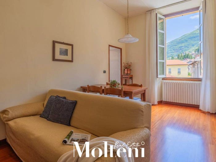 Appartamento trilocale in vendita in Piazza San Giorgio, Centro, Bellano