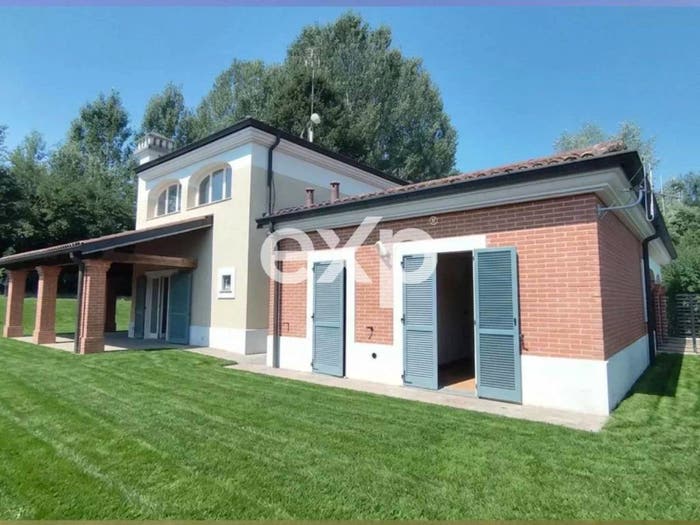 Casa con 5 locali in vendita in Frazione Mombarone, Serravalle, Asti