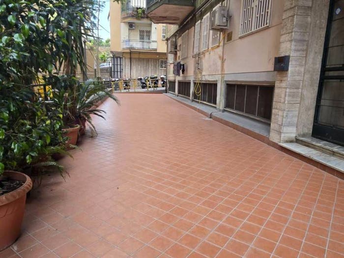 Appartamento trilocale in vendita in Via Carlo De Marco, San Carlo All'Arena, Napoli