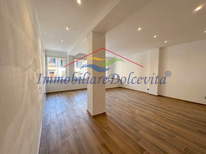 Appartamento trilocale in vendita in Viale Raffaello Sanzio, Soffiano, Firenze