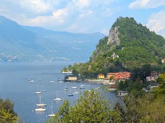 Casa trilocale in vendita in Via Europa A, Castello, Castelveccana