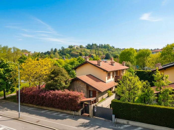Casa con 5 locali in vendita in Viale Curie Pietro e Maria, Loreto, Bergamo