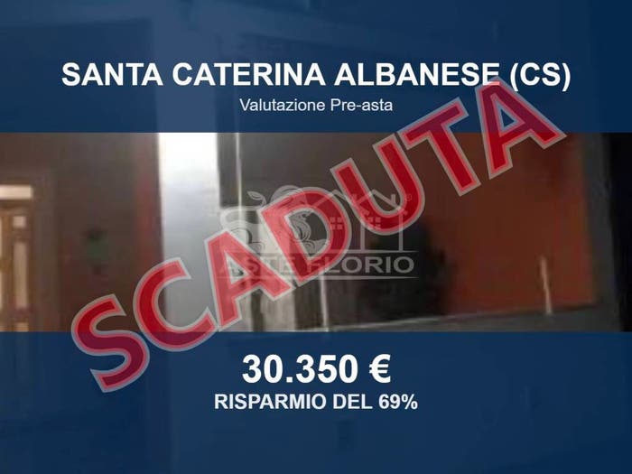 Casa quadrilocale in vendita in Circonvallazione Giardino, Centro, Santa Caterina Albanese