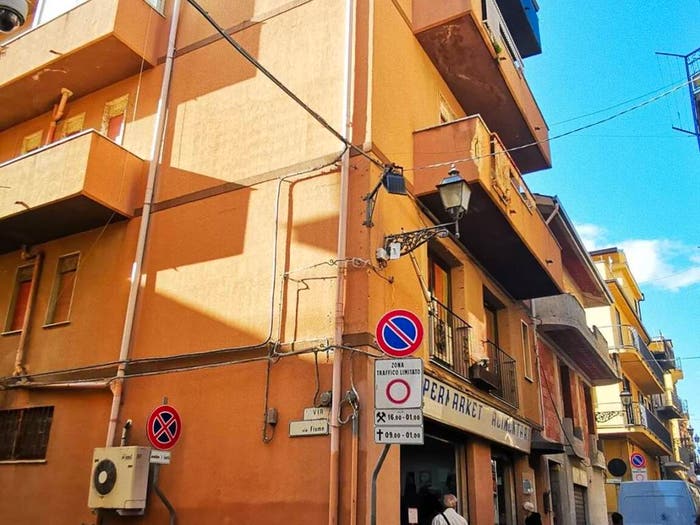 Appartamento con 6 locali in vendita in Via Castrenze Di Bella No Number, Montelepre