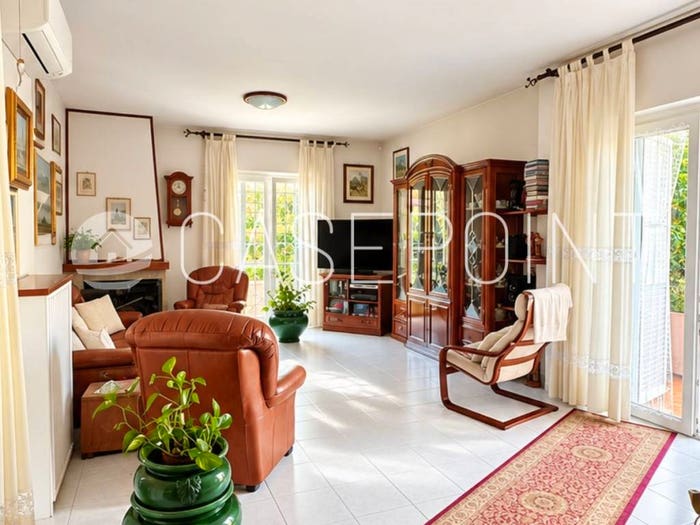 Casa con 6 locali in vendita in Via Domenico Cimarosa, Zona Valcanneto Ceri Borgo San Martino, Cerveteri