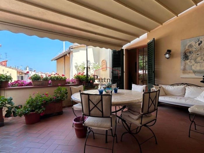 Casa con 6 locali in vendita in Via dei Renai, San Niccolò, Firenze