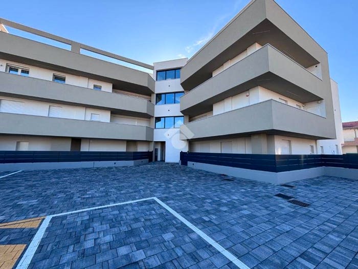 Appartamento quadrilocale in vendita in Via VIII Marzo, Centro, Camponogara