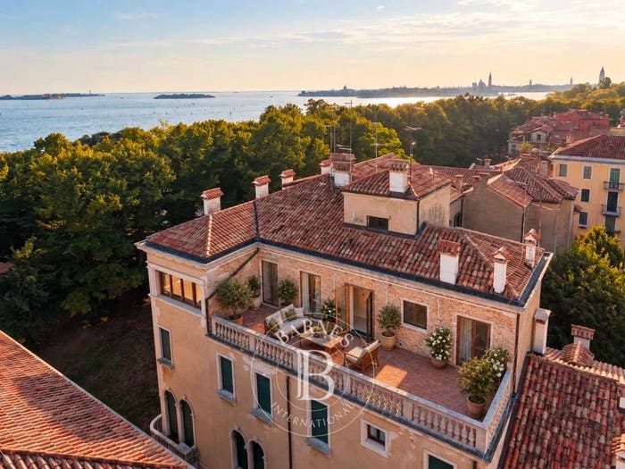 Appartamento con 5 locali in vendita in Calle Buccari, Sant'Elena, Venezia