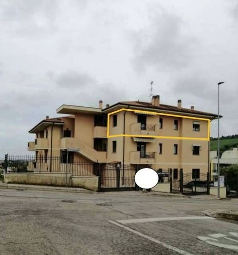 Appartamento con 6 locali in vendita in Via Scarlatti, Borgo Santa Maria Immacolata, Pineto