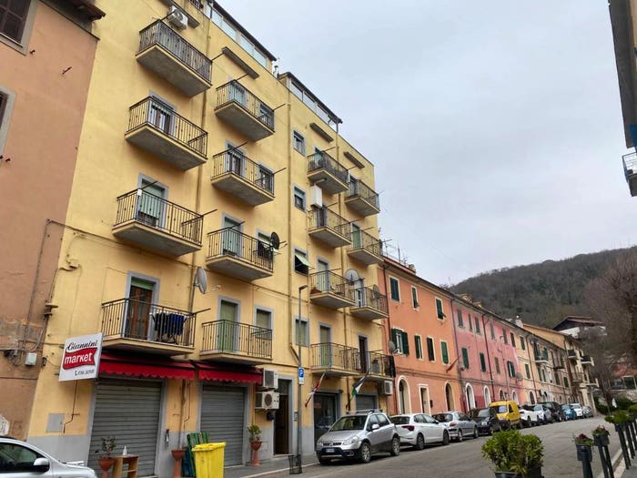 Appartamento trilocale in vendita in Via Giuseppe Garibaldi, Centro, Allumiere
