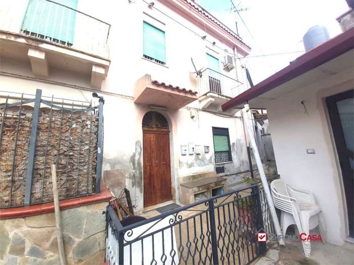 Casa quadrilocale in vendita in Mangialupi, Gazzi, Messina