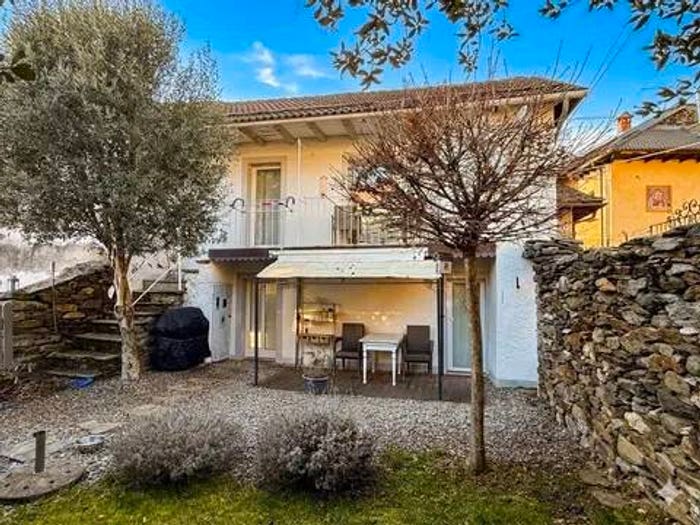 Casa quadrilocale in vendita in Via A Borsetta No Number, Trarego, Trarego Viggiona